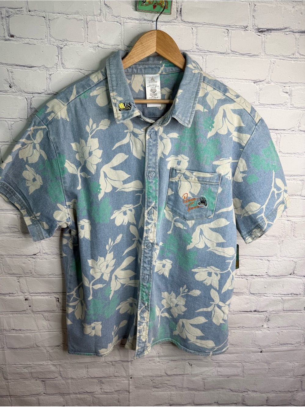 DISNEY Princess and the Frog Hawaiian Button Down Shirt Large NWT